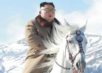 Tras amenazar con pruebas nucleares, Kim Jong-un lanzó un video donde cabalga al monte sagrado