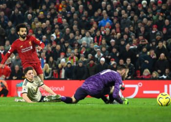 Liverpool imparable, venció al Manchester United y extendió su récord