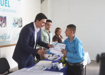 Alcaldía de San Miguel capacita a 195 personas en diversos talleres vocacionales