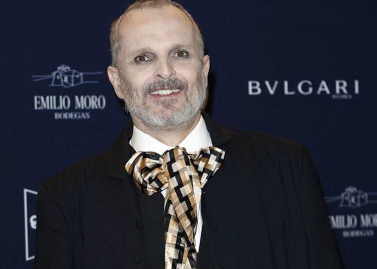 Miguel Bosé lo contará todo en una bioserie de televisión
