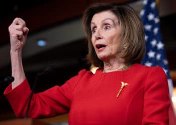 Nancy Pelosi afirmó que dispone de “testimonios suficientes” para la destitución de Donald Trump