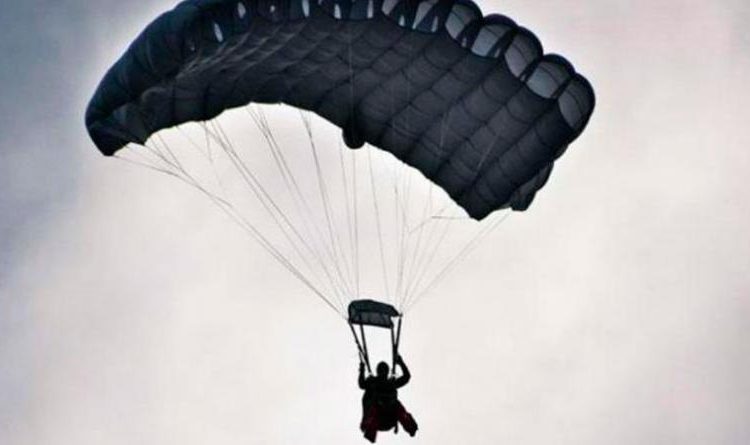 Vientos sacan de curso a ocho paracaidistas en Juayúa, Sonsonate