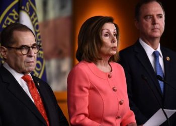 Nancy Pelosi nombra a siete «fiscales» para el juicio político contra Trump en el Senado