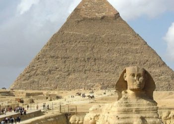 Científicos planean ‘bombardear’ con rayos cósmicos la Pirámide de Guiza en busca de una ‘cámara’ oculta