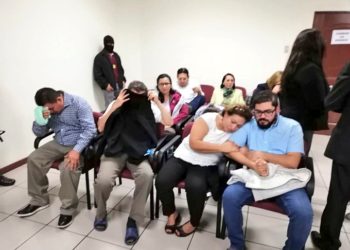 Se reanuda audiencia inicial contra esposa de Sigfrido Reyes y 13 mas