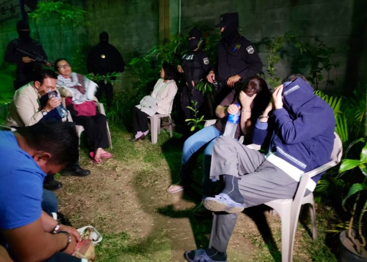 FGR captura a esposa de exdiputado Sigfrido Reyes por presunto lavado de dinero, y FMLN llama a la militancia a estar alerta