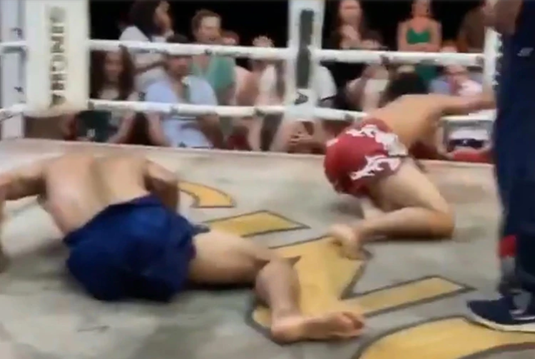 (VIDEO) El “doble nocaut” entre dos luchadores en Tailandia