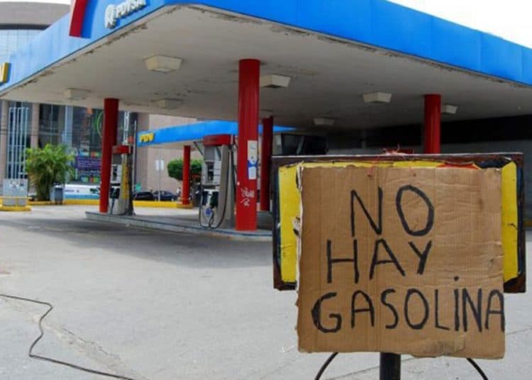 Venezolanos sin gasolina al inicio del nuevo año