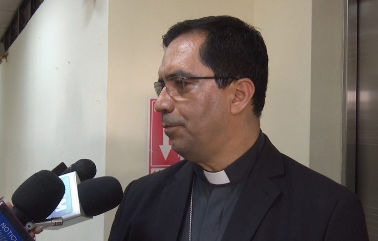 Monseñor Escobar Alas dice que si políticos pactaron con pandilleros deberán responder ante la justicia