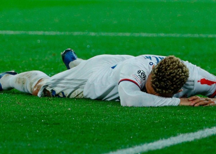 Olympique de Lyon marcó el gol en contra más ridículo en lo que va del 2020