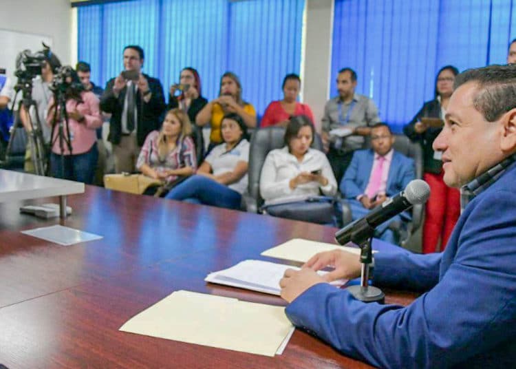 Ministro de Trabajo verificará situación del primer contingente que viajó a EEUU con visa H2A y H2B0