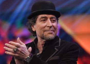 Joaquín Sabina abandona el hospital tras caída durante concierto