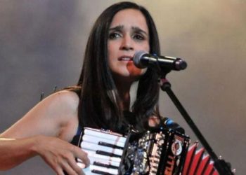 Julieta Venegas escribió la canción “Mujeres” en memoria a todas las desaparecidas en México