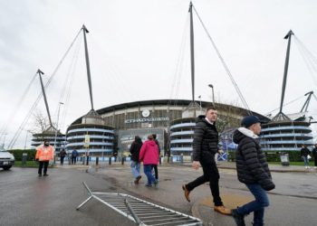 Un terrible temporal obligó a suspender el partido entre Manchester City y West Ham