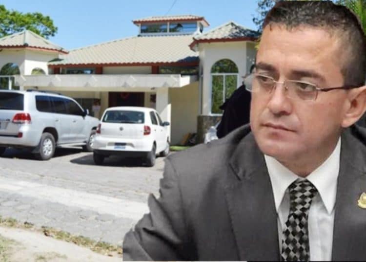 Reprogramarán juicio de extinción de dominio contra propiedades del diputado Reynaldo Cardoza