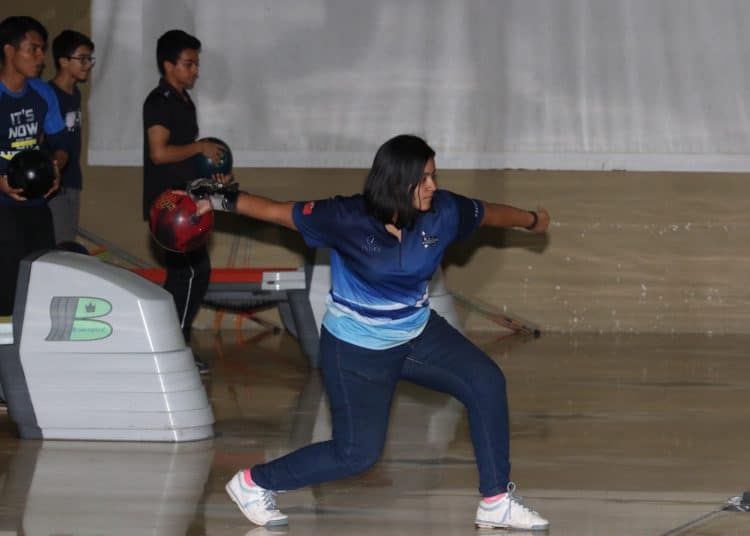 Escobar y Quitanilla lideran el abierto con hándicap en Boliche