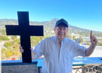 Araujo ordena a la PNC «cuidar al pueblo» y los invita a insurreccionarse hoy