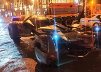 (VIDEO) Un ‘batimóvil’ casero recorre Moscú y es confiscado por la policía