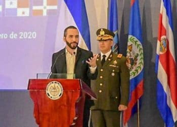Bukele: “Si vivieran un día en El Salvador, créanme quemarían a todos los políticos juntos”
