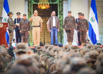 «Vamos a proteger a la gente, con fondos o sin fondos», dice presidente en despliegue de soldados