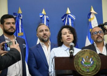 Carolina Recinos: «No hay crisis de gobernabilidad, ni choque de poderes de Estado»