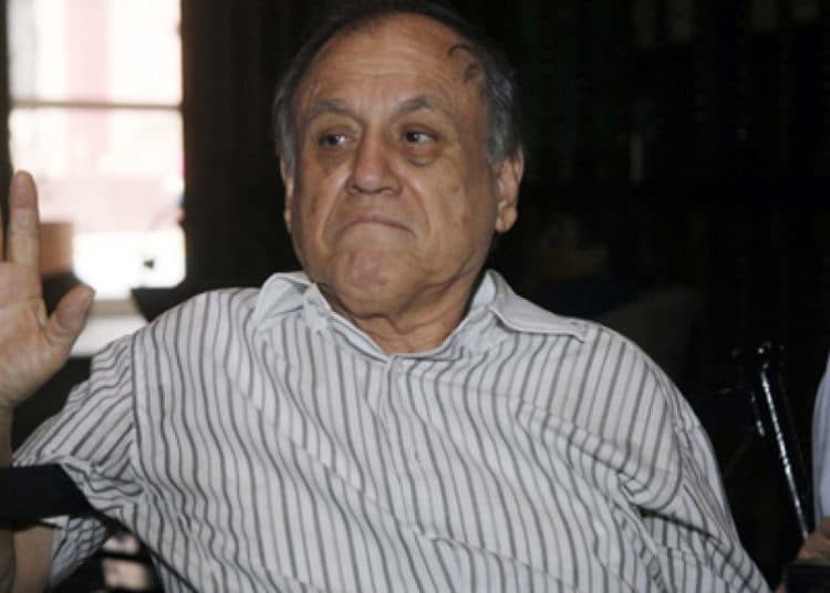 El extécnico de la selección de Honduras «Chelato Uclés» es internado de emergencia tras sufrir un infarto