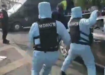 (VIDEO) China muestra método que utilizará contra los ciudadanos que no se sometan a medidas sanitarias