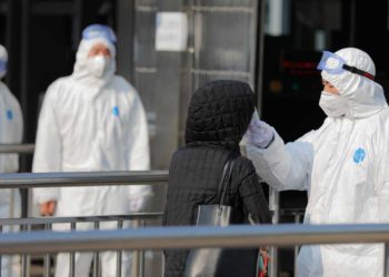 Una mujer que fue dada de alta por coronavirus volvió a dar positivo