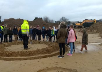 Encuentran un cementerio de hace 3.000 años bajo un campo de fútbol en Bélgica