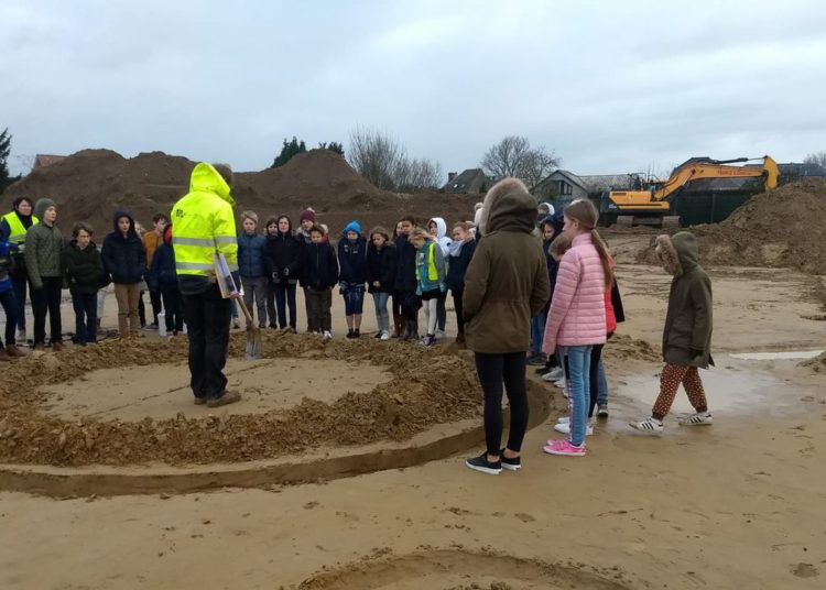 Encuentran un cementerio de hace 3.000 años bajo un campo de fútbol en Bélgica