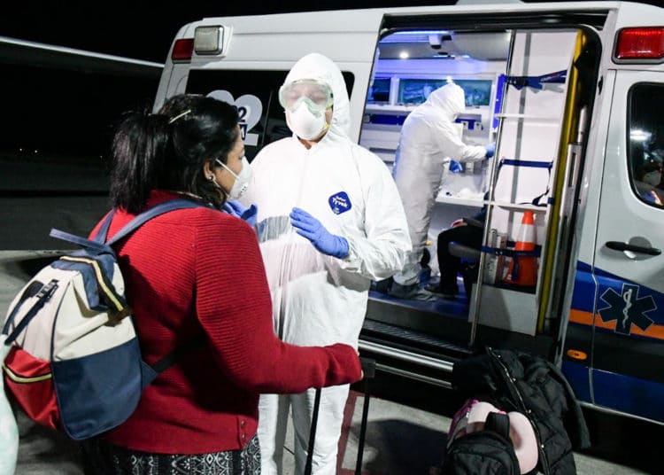 Gobierno pone en cuarentena a 3 salvadoreños provenientes de China