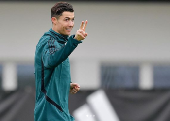 (VIDEO) A sus 35 años, Cristiano Ronaldo presumió de su brillante estado físico