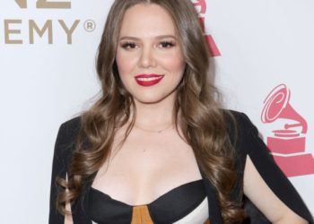 En San Valentín, Joy Huerta reveló a sus fans el rostro de su esposa por primera vez