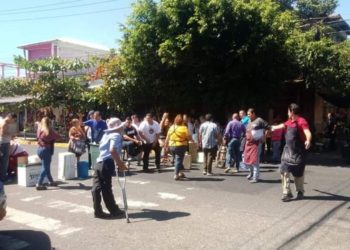 Vendedores del mercado San Miguelito protestan para evitar incremento de impuestos municipales