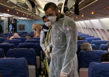 Franceses repatriados de China presentan “síntomas” del coronavirus