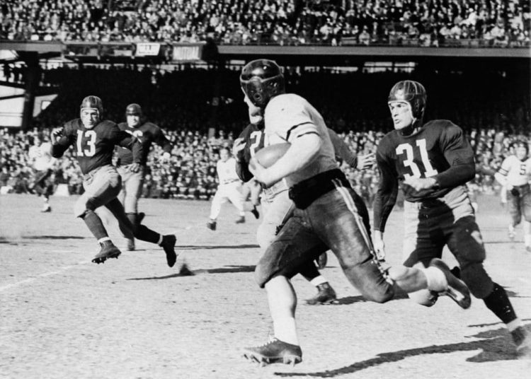 ¿Dónde surgió el fútbol americano?