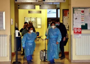 Dos muertos y más de 100 infectados con coronavirus en Italia