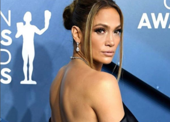 Jennifer Lopez presumió su increíble cuerpo en una foto al natural