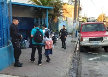 PNC y Educación firman convenio para llevar seguridad a centros escolares