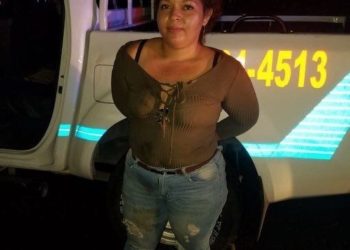 Queda libre mujer que hurtó carro patrulla en Ilopango