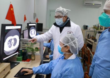 Hallan inusuales mutaciones del coronavirus que podrían hacerlo aún más peligroso