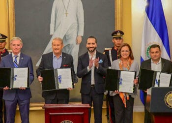 Firman acuerdo para mil visas temporales de trabajo en Estados Unidos