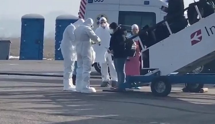 En medio de protestas becarias salvadoreñas aterrizan en Járkov, Ucrania