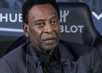 Pelé no puede caminar con normalidad, eso le causado depresión, se siente avergonzado afirma su hijo