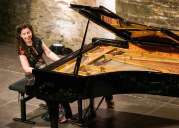 Un piano único valuado en 195 mil dólares fue destruido por el equipo de mudanzas