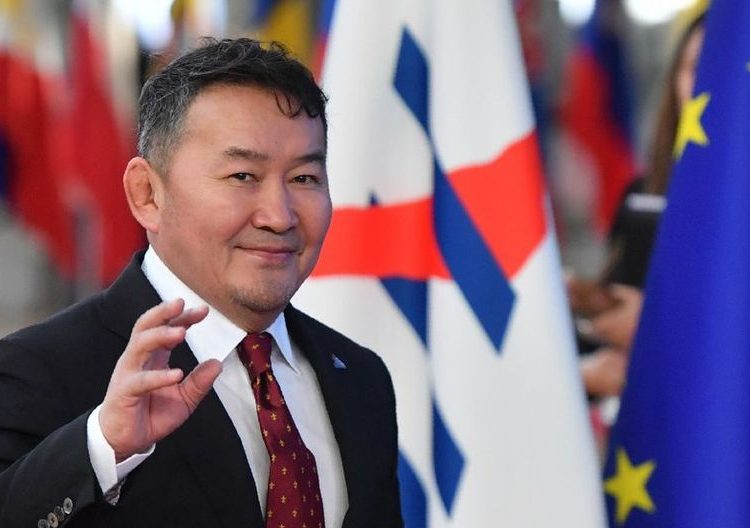 El presidente de Mongolia visita China y al regresar a su país es puesto en cuarentena