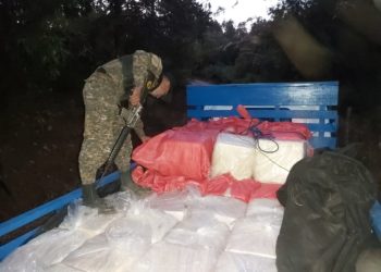 Meten a bartolinas a presunto contrabandista de 50 marquetas de queso