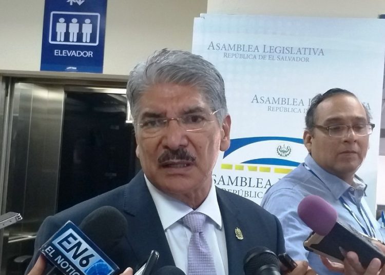 Norman Quijano señala a presidente Bukele como un “aspirante a dictador”