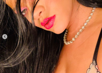 Rihanna se destapa con candente conjunto de lencería