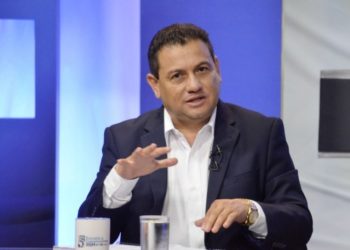 Rolando Castro a diputados que confronten con el gabinete de Seguridad: «No jueguen con fuego»